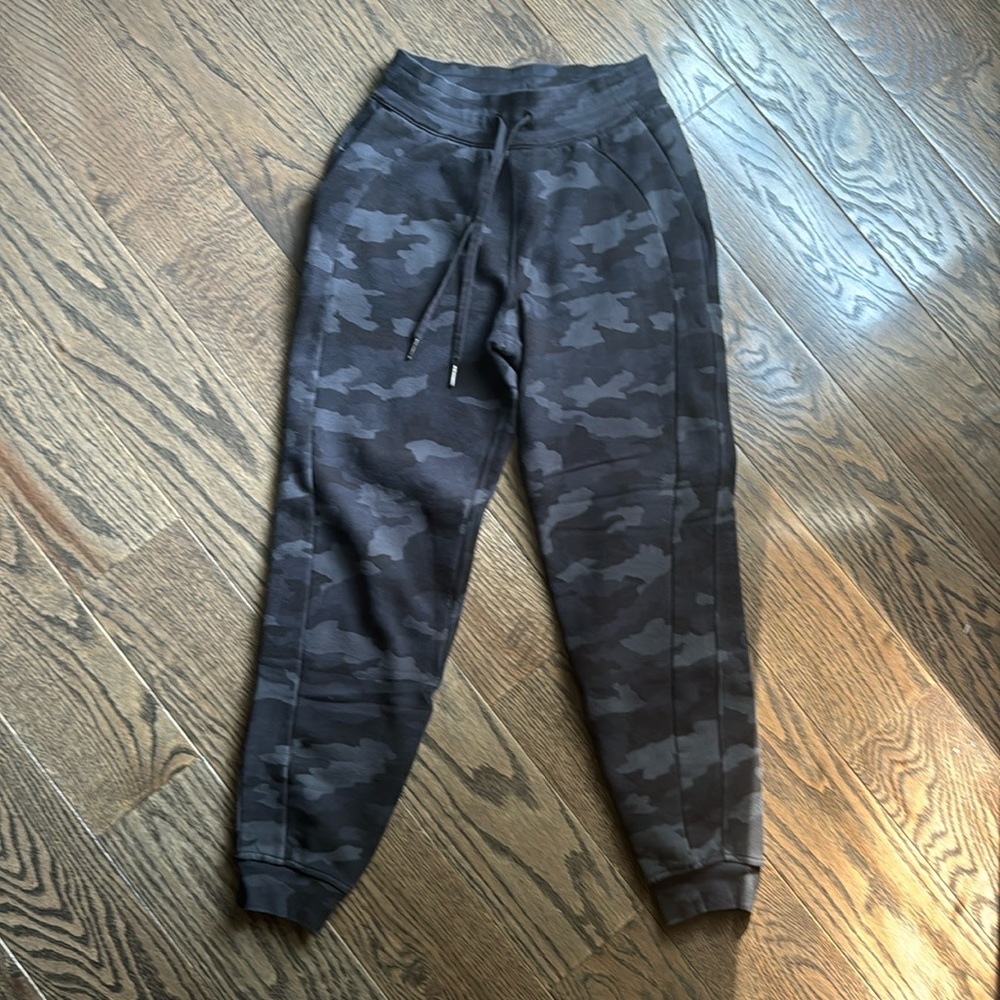 Lululemon scuba joggers